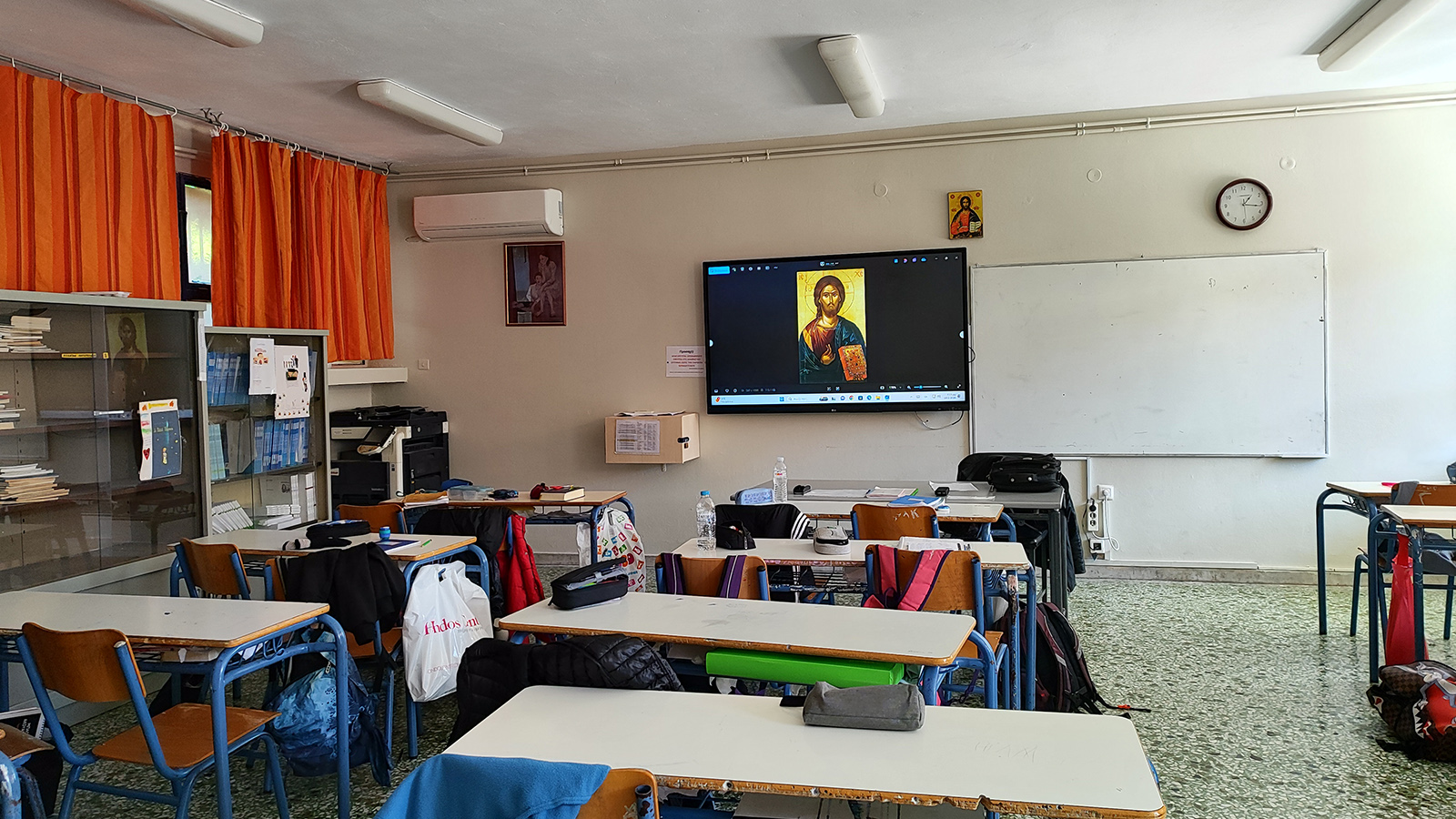 «Το δίλημμα της αποκαθήλωσης των θρησκευτικών Συμβόλων»